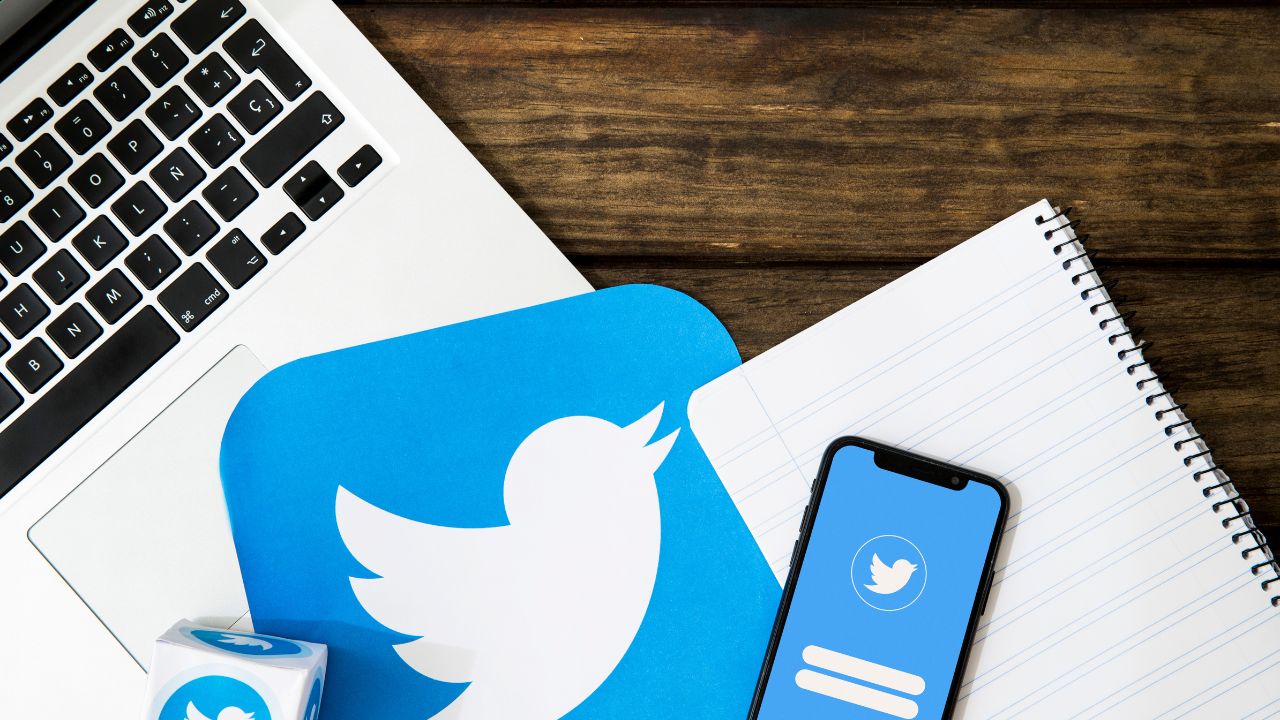 make twitter account private